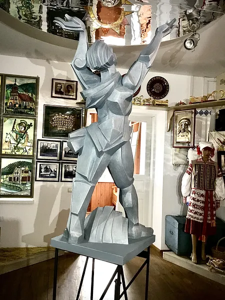 Image of Allegorical figure of BOHDAN IHOR ANTONYCH by Roman Kykta, size: 1480/800/500 мм, made of Tinted plaster, Sculpture Exhibition plastic arts medium, from Antonich family estate museum, village Bortiatyn, Lviv region. Photo 6 of 7.