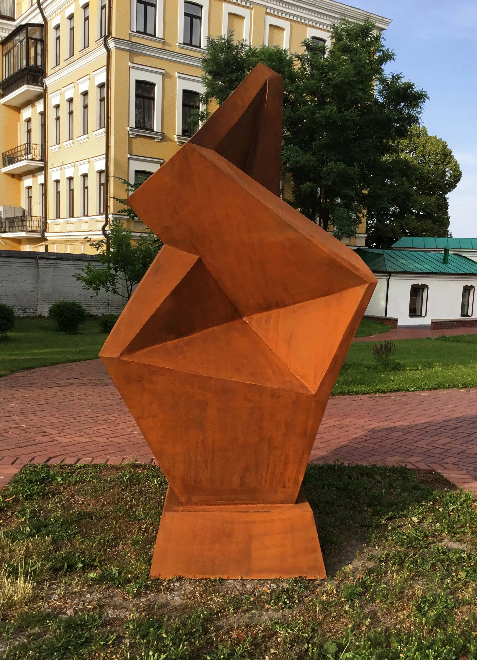 Image of SINGULARITY by Roman Kykta, size: 2250/1400/1300 мм, made of Corten steel, Sculpture Symposiums medium Photo 2 of 6.