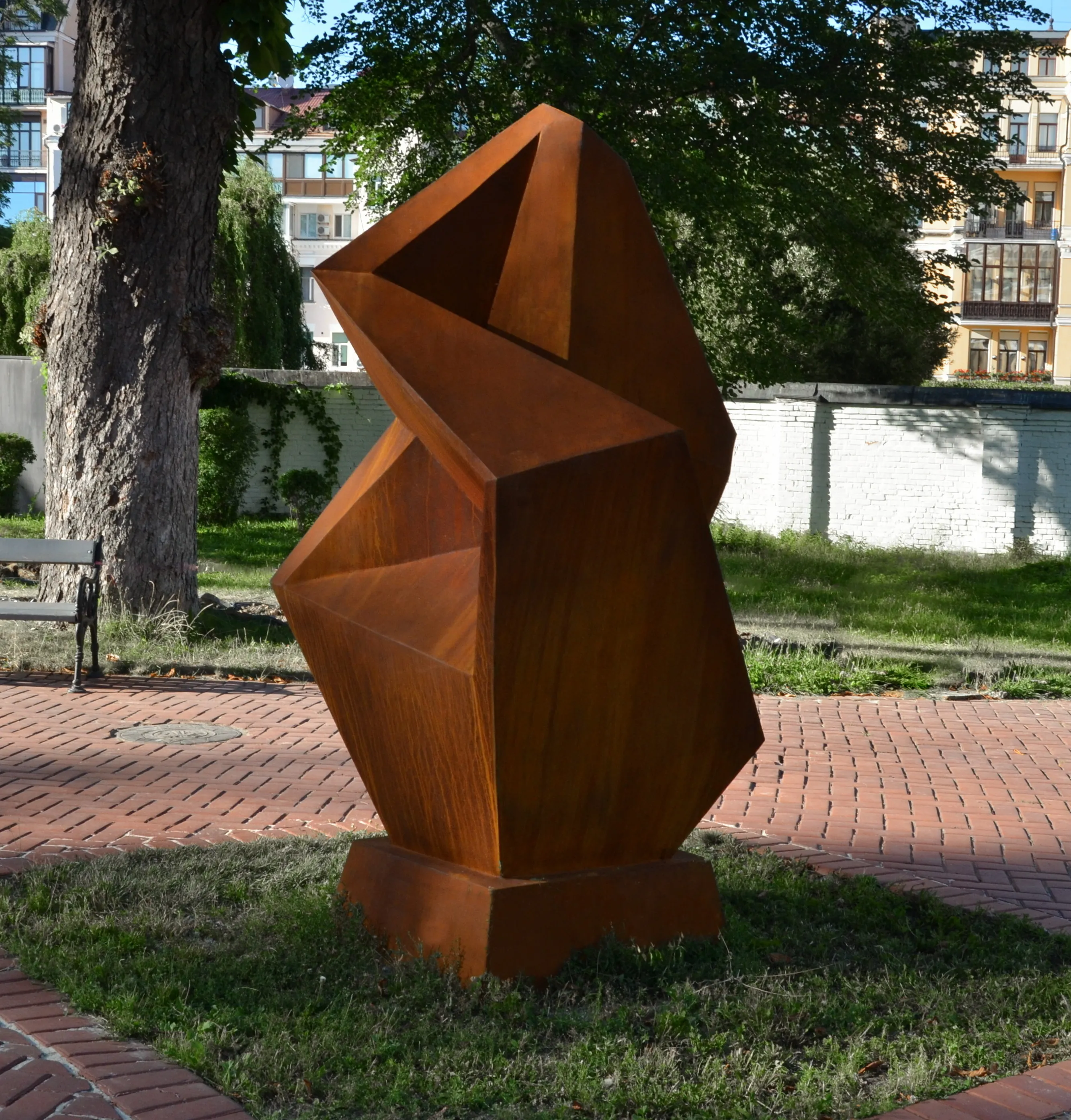 Image of SINGULARITY by Roman Kykta, size: 2250/1400/1300 мм, made of Corten steel, Sculpture Symposiums medium Photo 3 of 6.