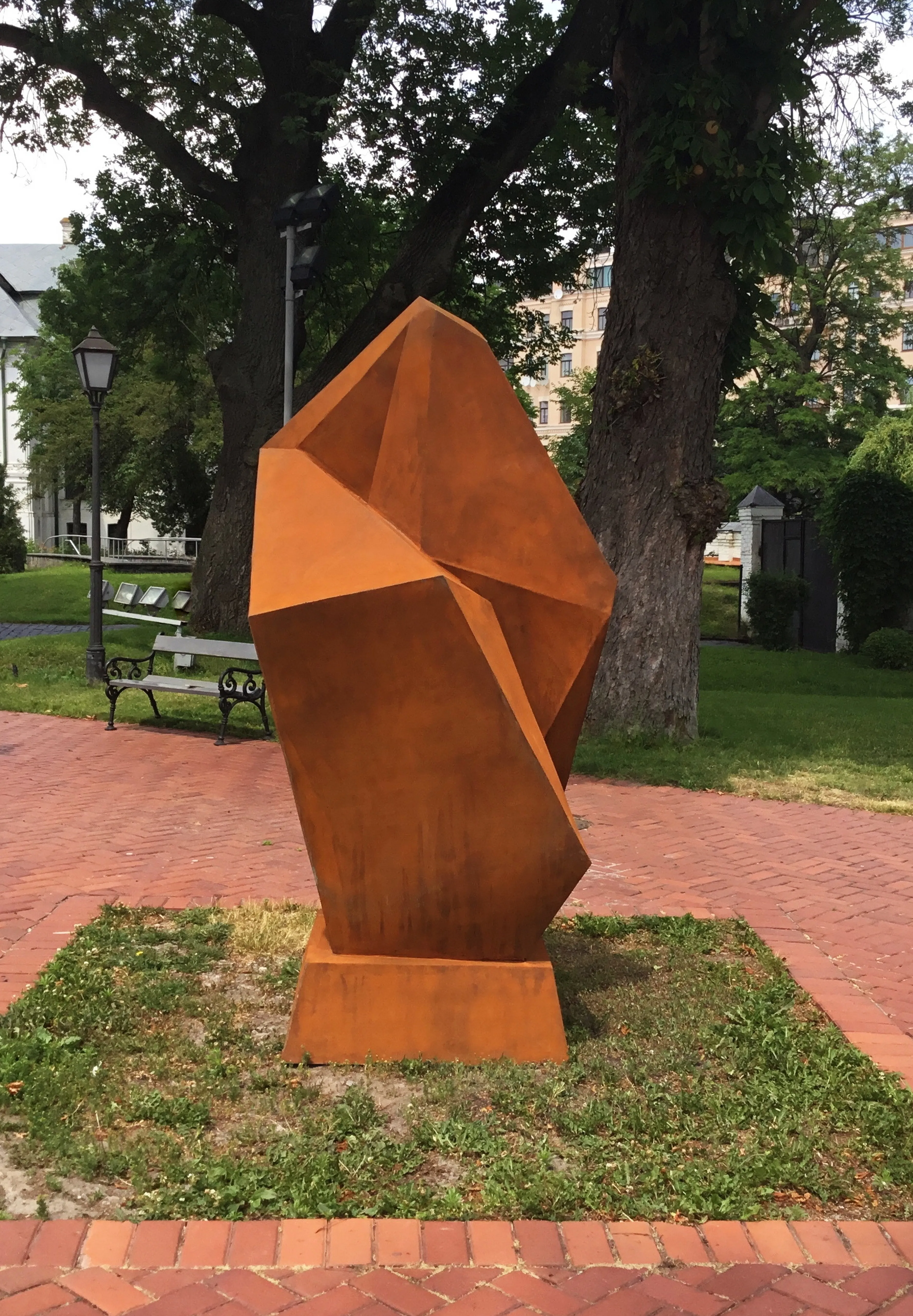 Image of SINGULARITY by Roman Kykta, size: 2250/1400/1300 мм, made of Corten steel, Sculpture Symposiums medium Photo 4 of 6.