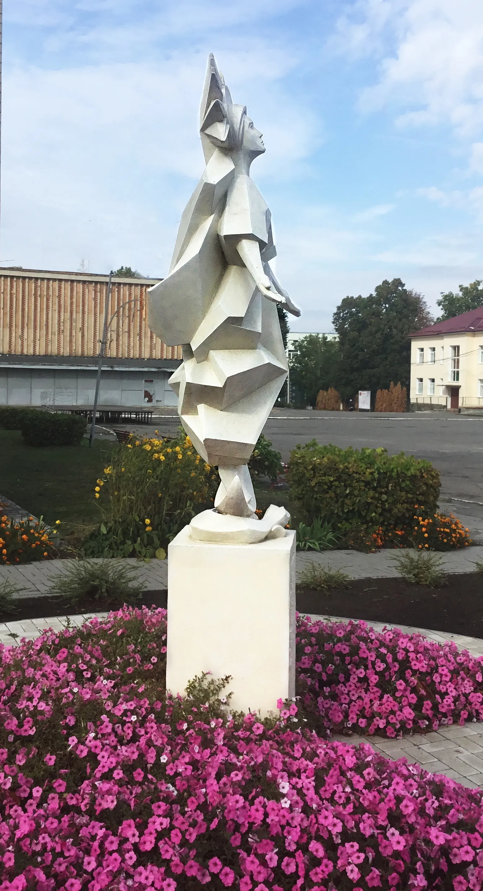 Obraz APOKALIPTYCZNA MADONNA autorstwa Roman Kykta, rozmiar: 3560/1200/800 мм, wykonany z Materiały kompozytowe, medium Rzeźba Pomniki, z miasto Krasyliv, obwód Chmielnicki. Zdjęcie 2 z 6.