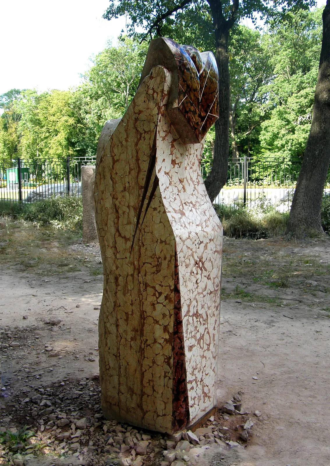 Image of SPROUT by Roman Kykta, size: 2700/1000/1000 мм, made of Marble, Sculpture Symposiums medium, from Bucha, Kyiv region. Photo 2 of 4.