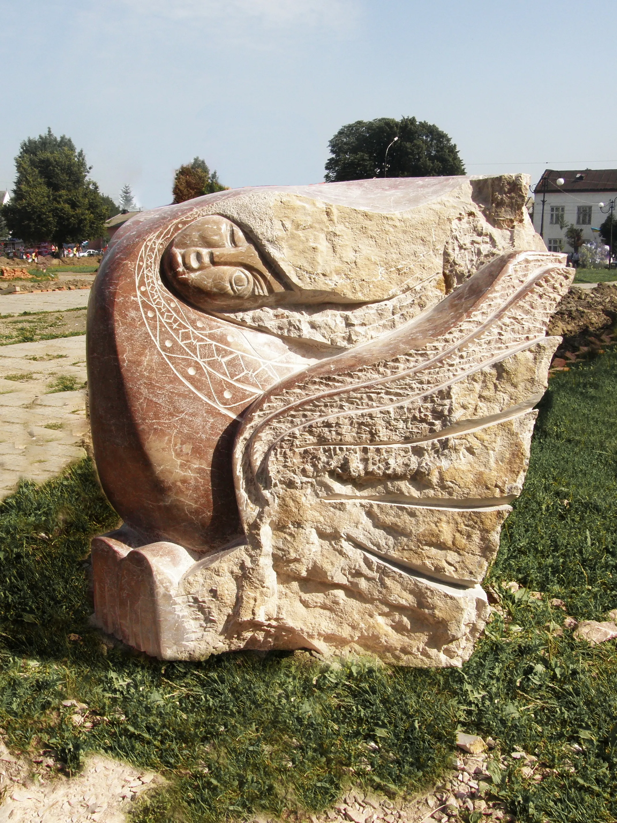 Obraz SIRYN autorstwa Roman Kykta, rozmiar: 1700/1600/1300 мм, wykonany z Marmur, medium Rzeźba Sympozjum, z Miasto Tiaczów, obwód zakarpacki. Zdjęcie 2 z 3.