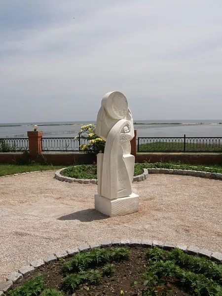 Зображення "ДРЕВНІЙ РИТУАЛ" від Роман Кикта, розмір: 1900/600/350 мм , матеріали: Вапняк, медіум: Скульптура Симпозіуми, місто: м. Приморське, Запорізька обл. Фото 3 з 6.