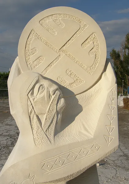 Зображення "ДРЕВНІЙ РИТУАЛ" від Роман Кикта, розмір: 1900/600/350 мм , матеріали: Вапняк, медіум: Скульптура Симпозіуми, місто: м. Приморське, Запорізька обл. Фото 6 з 6.