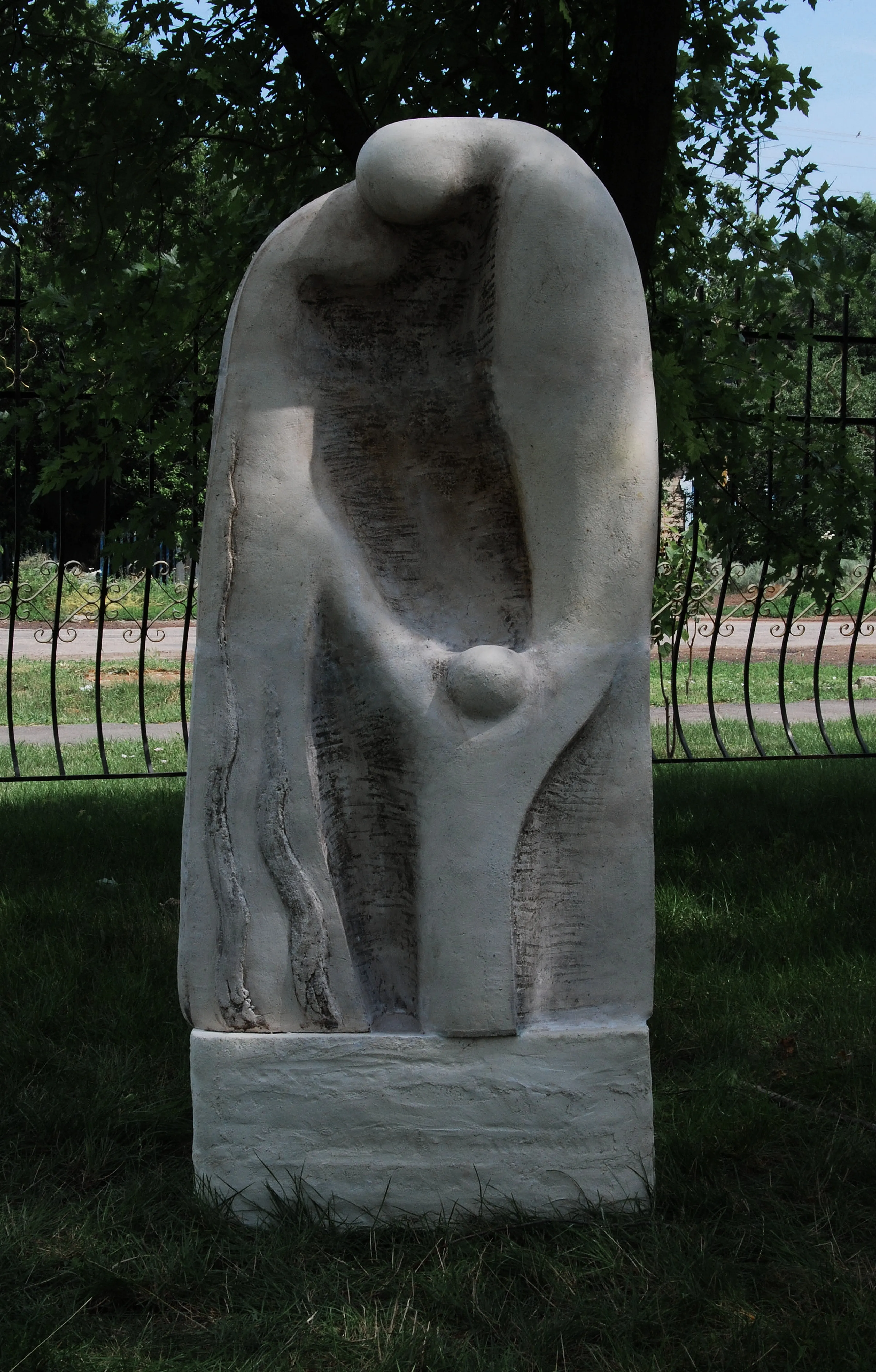 Image of FAMILY by Roman Kykta, size: 1500/800/400 мм, made of Chamotte ceramics, Sculpture Symposiums medium, from Boarding school, village Bilozirka, Zaporizhzhia region. Photo 1 of 2.