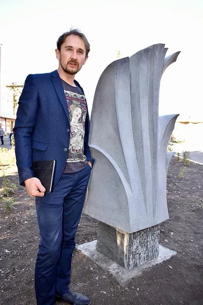 Image of RHYTHMS OF CHANGE  by Roman Kykta, size: 1850/900/800 мм, made of Gabbro, Sculpture Symposiums medium, from Pokrovsk, Donetsk region. Photo 5 of 5.