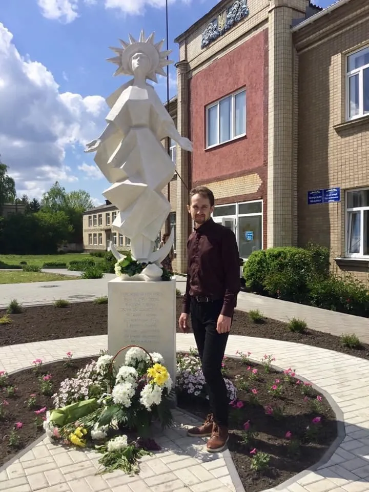 Image of APOCALYPTIC MADONNA by Roman Kykta, size: 3560/1200/800 мм, made of Composite materials, Sculpture Monuments medium, from City of Krasyliv, Khmelnytskyi region. Photo 6 of 6.